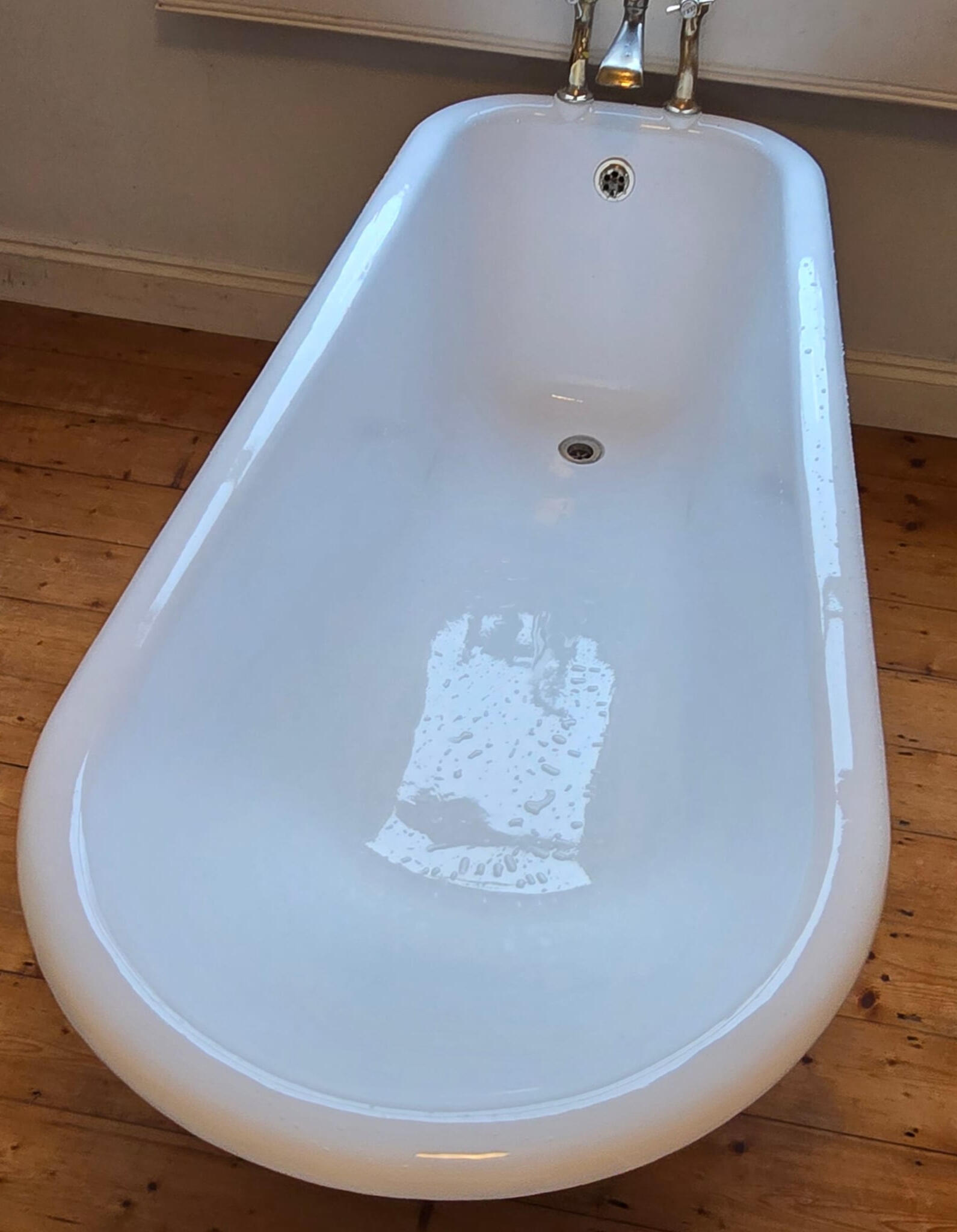 Reenamelling completion Cast iron bath re-enamelling and resurfacing in Southsea, Portsmouth